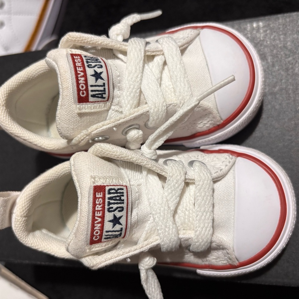 Converse Kids Low Top Sneakers in White with Red Trim - Picture 3 of 3